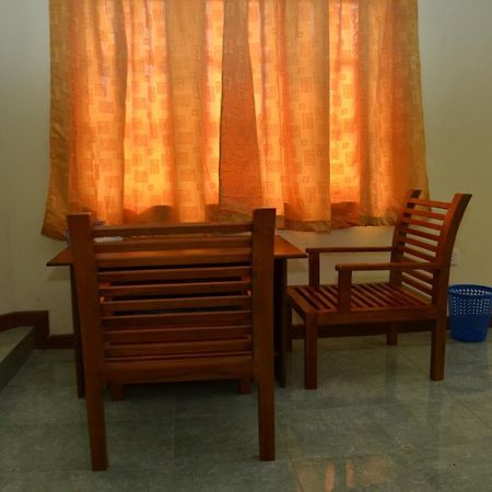 Hotel Mandakini Battaramulla Ngoại thất bức ảnh