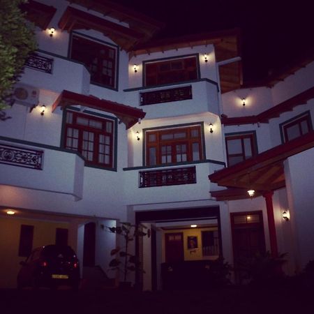 Hotel Mandakini Battaramulla Ngoại thất bức ảnh