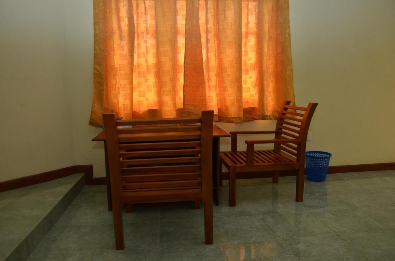 Hotel Mandakini Battaramulla Ngoại thất bức ảnh