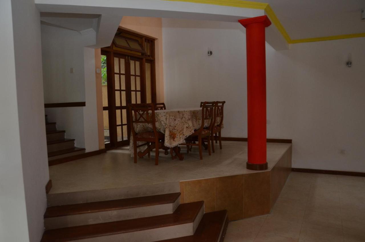 Hotel Mandakini Battaramulla Ngoại thất bức ảnh