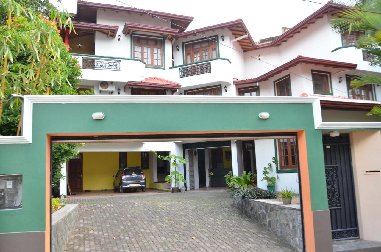 Hotel Mandakini Battaramulla Ngoại thất bức ảnh