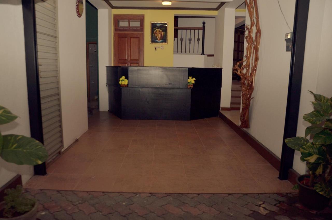 Hotel Mandakini Battaramulla Ngoại thất bức ảnh