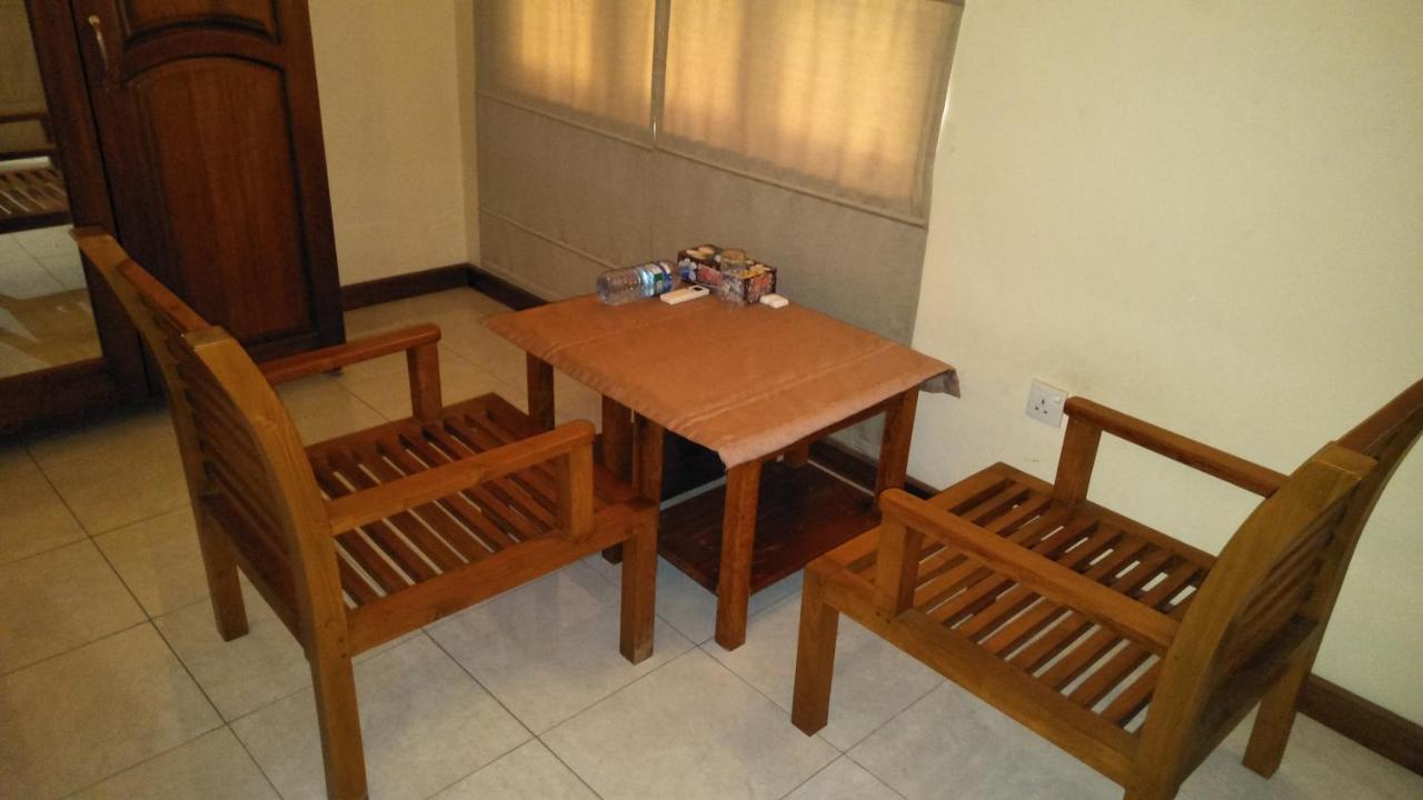 Hotel Mandakini Battaramulla Ngoại thất bức ảnh
